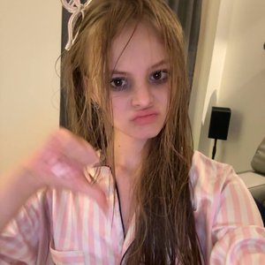 Голая Милана Стар