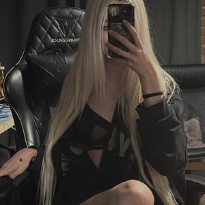 Голая Парадокси