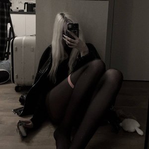 Голая Парадокси