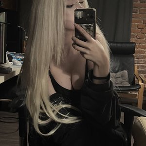Голая Парадокси
