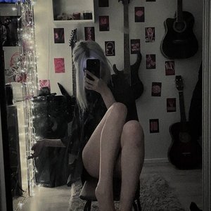 Голая Парадокси