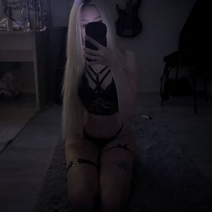 Голая Парадокси