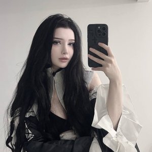 Голая Морфилина