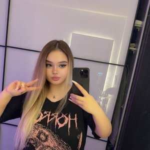 Голая Селия