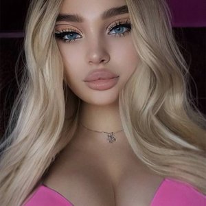 Голая Селия