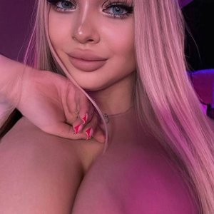 Голая Селия