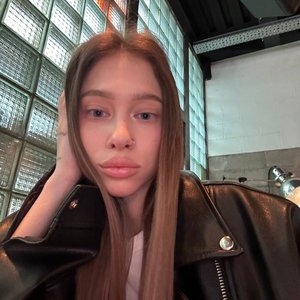 Голая Тати