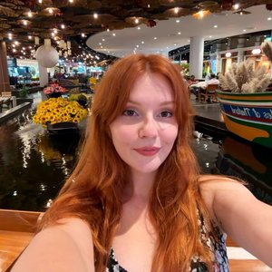 Голая Юлия Вебер