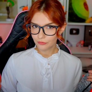 Голая Юлия Вебер