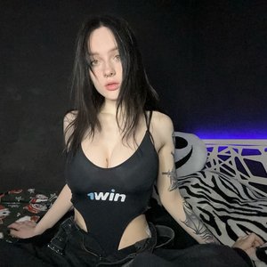 Голая Vikiblade
