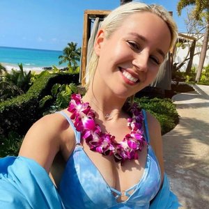 Голая Клава Кока