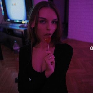 Голая Вика Меднис