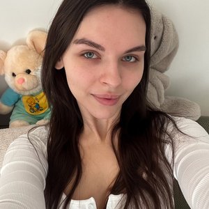 Голая Вика Меднис