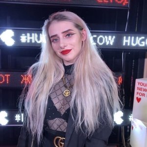 Голая Света Соллар