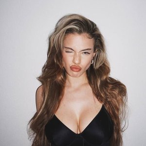 Голая Аня Акулич