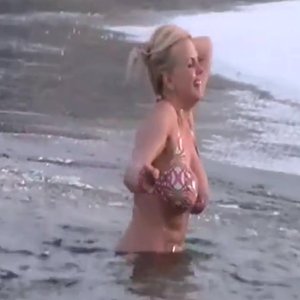 Голая Анна Семенович