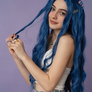 Голая Мэйби Бэйби