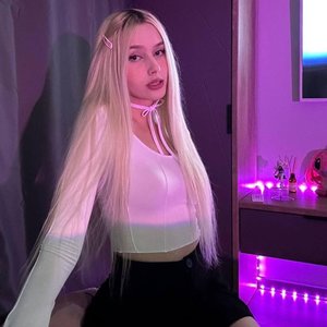 Голая Whylollycry