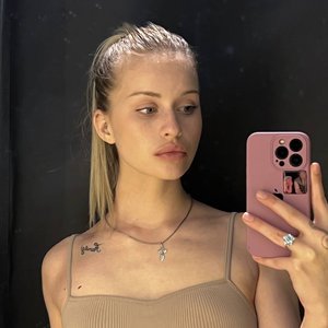 Голая Лина Косова