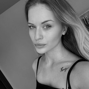 Голая Лина Косова