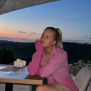Голая Лина Косова
