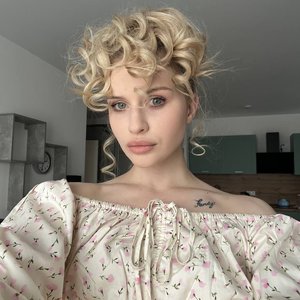 Голая Лина Косова