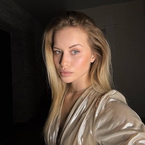 Голая Лина Косова