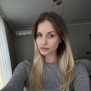 Голая Лина Косова