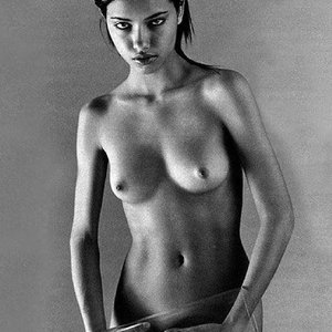 Голая Адриана Лима