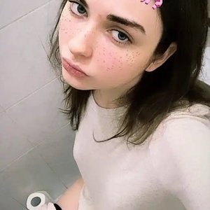 Голая Ahrinyan