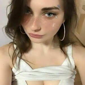 Голая Ahrinyan
