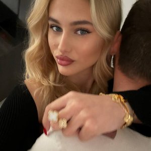 Голая Арина Савастру