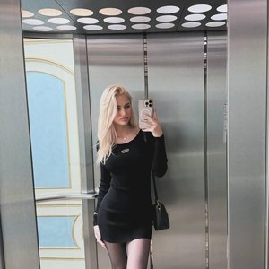 Голая Арина Савастру