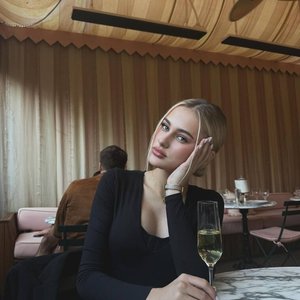 Голая Арина Савастру