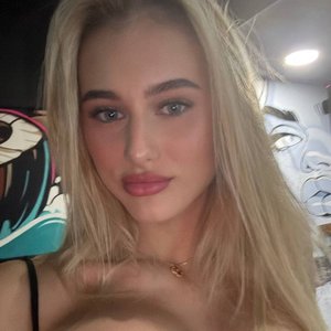 Голая Арина Савастру