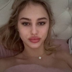 Голая Арина Савастру