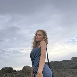 Голая Арина Савастру