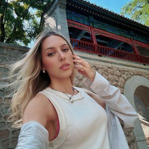 Голая Катя Клэп