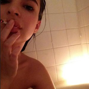 Голая Emily Ratajkowski