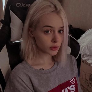Голая Tati