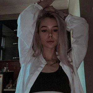 Голая Tati