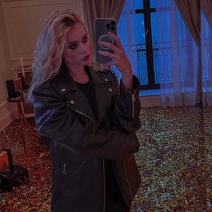 Голая Tati