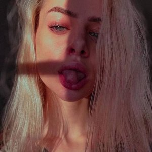 Голая Tati
