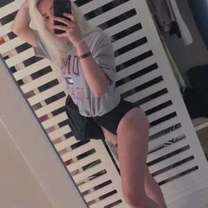 Голая Tati