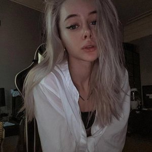 Голая Tati