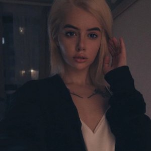 Голая Tati