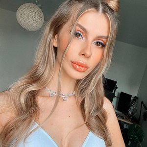 Голая Вишенка
