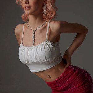 Голая Liqueen