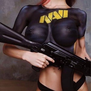 Голая Liqueen