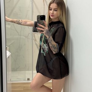 Голая Liana Juice